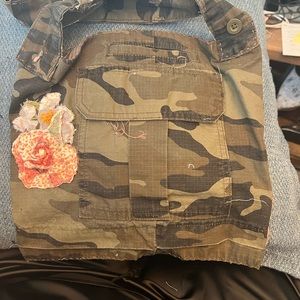 Artisan boho/hippie camo purse.  Embellished with embroidered decals
